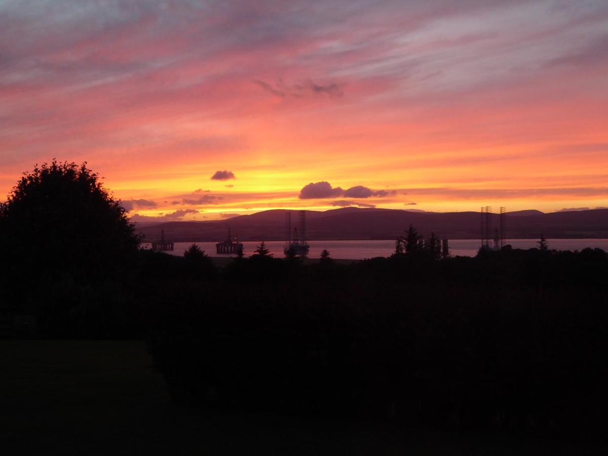 High Fields Bed & Breakfast Cromarty Eksteriør bilde